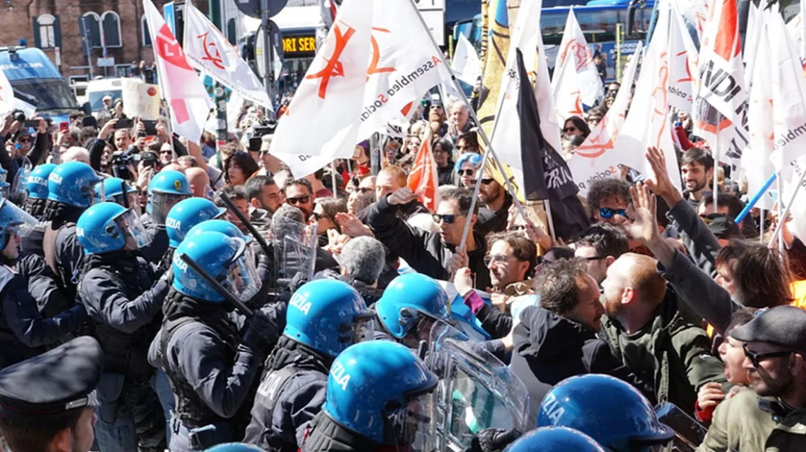 Βενετία: Αντιδρούν οι κάτοικοιγια το εισιτήριο των 5 ευρώ - Συγκρούστηκαν με την αστυνομία, δείτε βίντεο